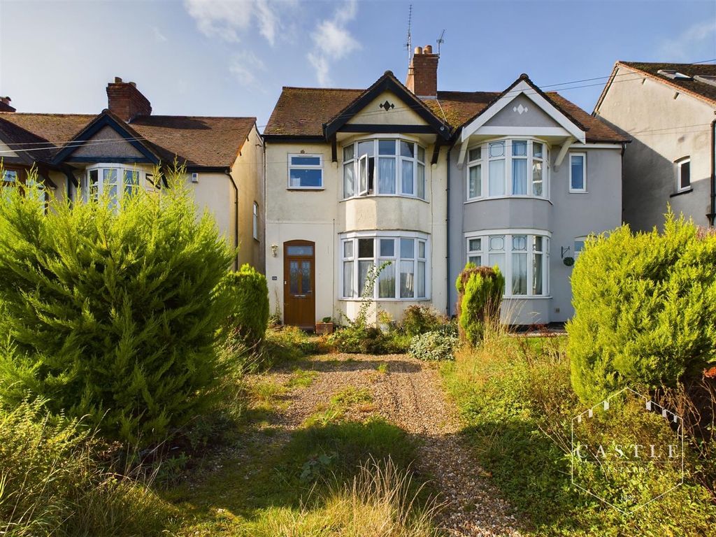 3 bed semidetached house for sale in Lutterworth Road, Burbage