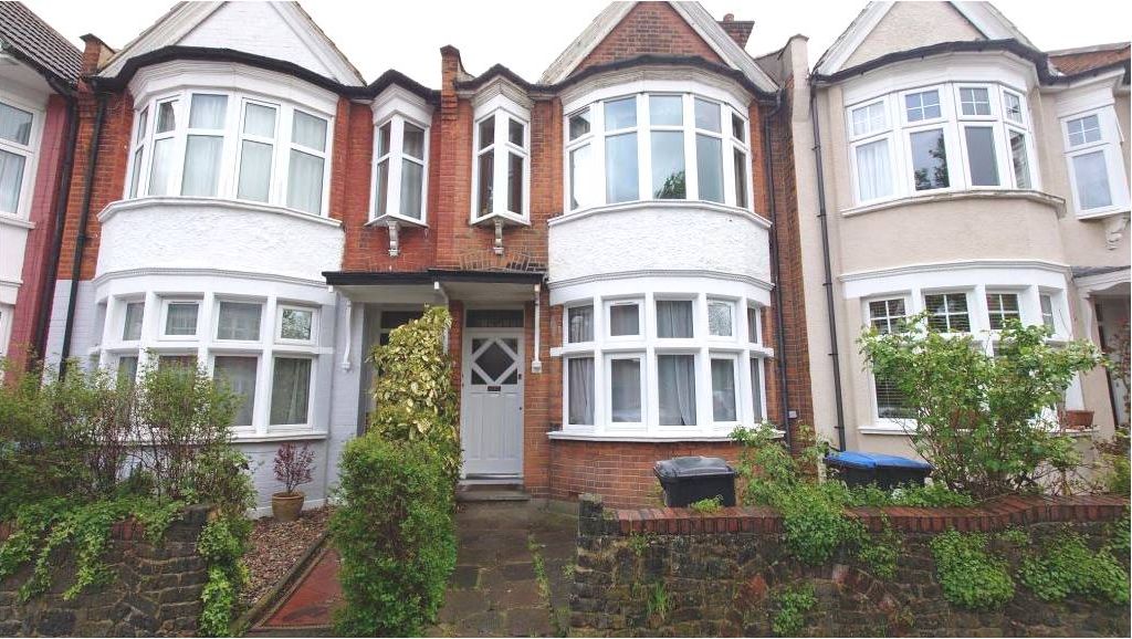 2 bed flat for sale in Kingsley Road, London N13, £325,000 Zoopla