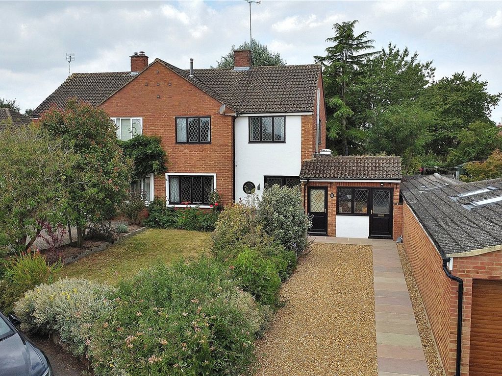 St Leonards Close, Leighton Buzzard, Bedfordshire LU7  
