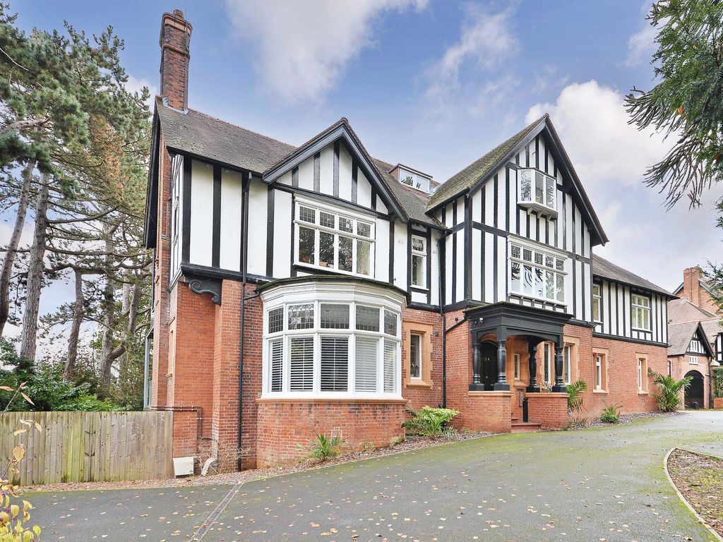 2 bed flat for sale in Richmond Hill Road, Edgbaston, Birmingham B15, £