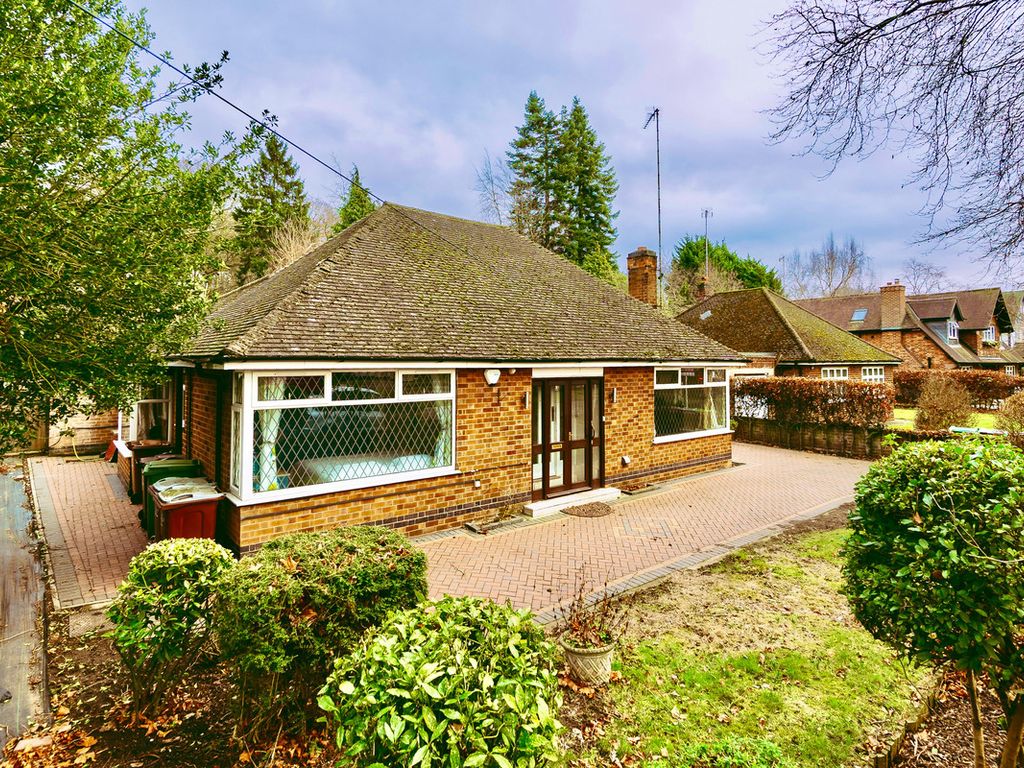 3 bed detached bungalow for sale in Wollaton Vale, Nottingham NG8 Zoopla