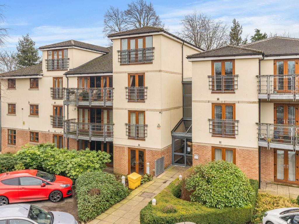 2 bed flat for sale in Harrogate Road, Alwoodley, Leeds LS17, £250,000 Zoopla
