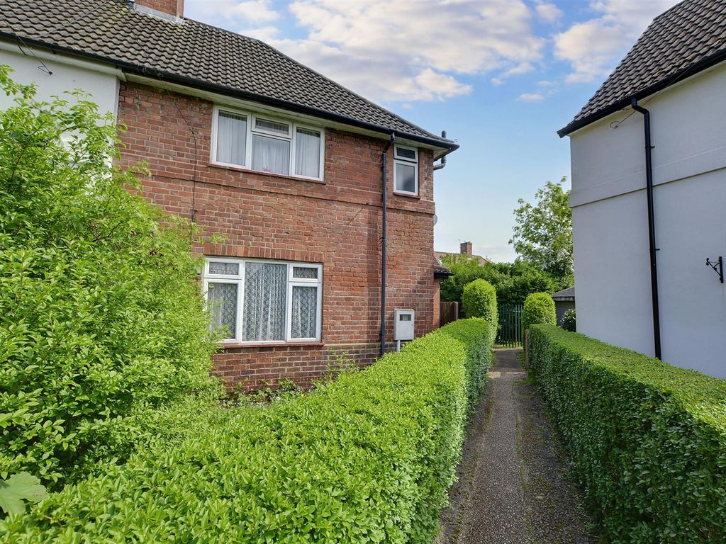 5 bed property for sale in Aston Avenue, Lenton Abbey, Nottingham NG9