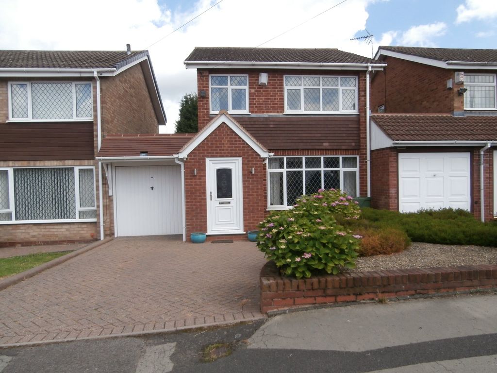 3 bed linkdetached house for sale in Paddocks Road, Hollywood