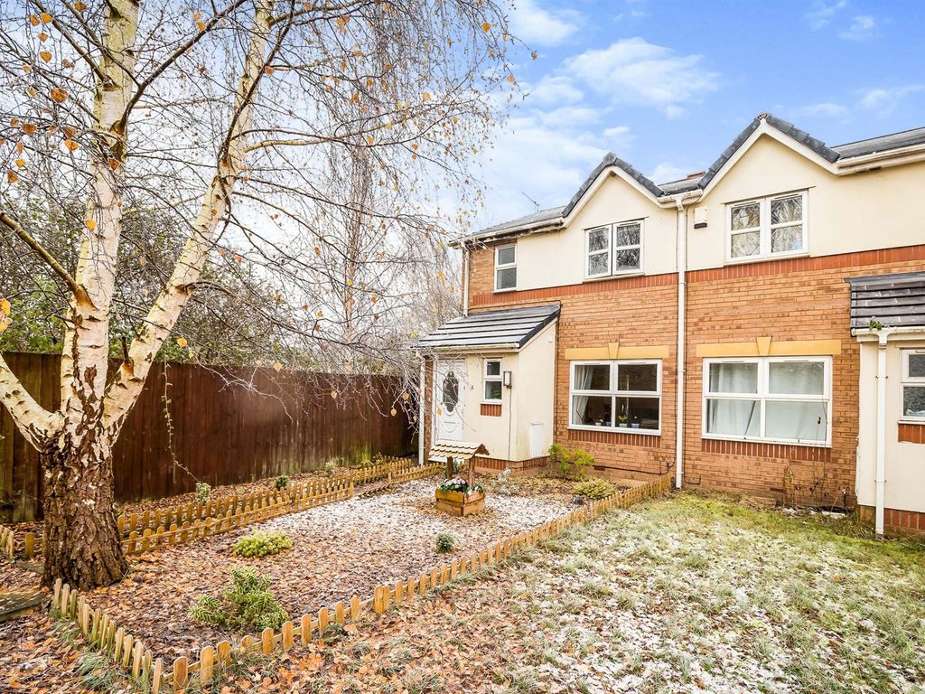 3 bed semidetached house for sale in Lindfields, Saltney, Chester CH4