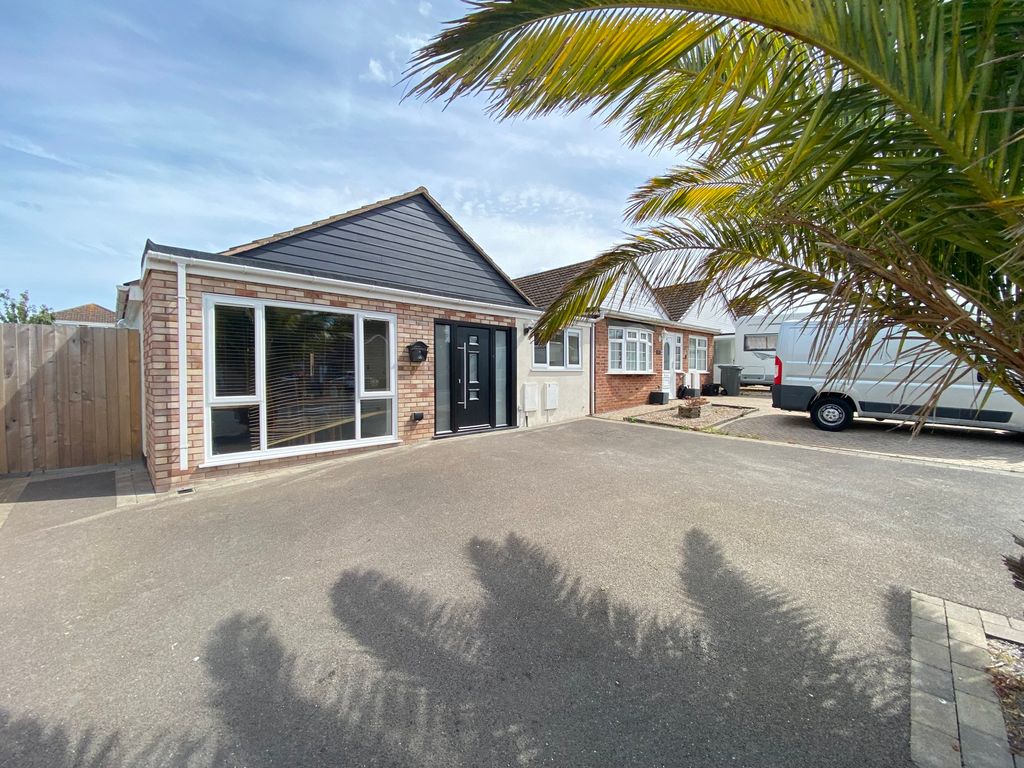 3 bed semidetached bungalow for sale in Cherry Brook Drive, Paignton