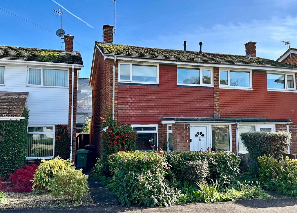 3 bed semidetached house for sale in Queens Avenue, Wallingford OX10