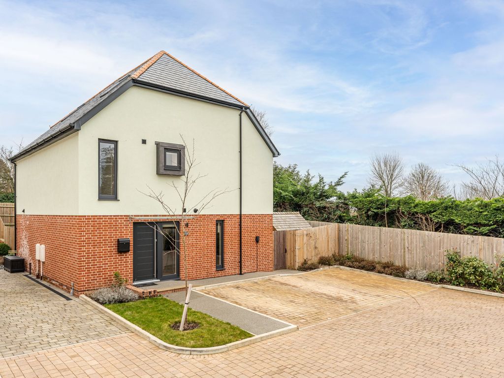 5 bed detached house for sale in Lees Close, Thaxted, Dunmow CM6 Zoopla