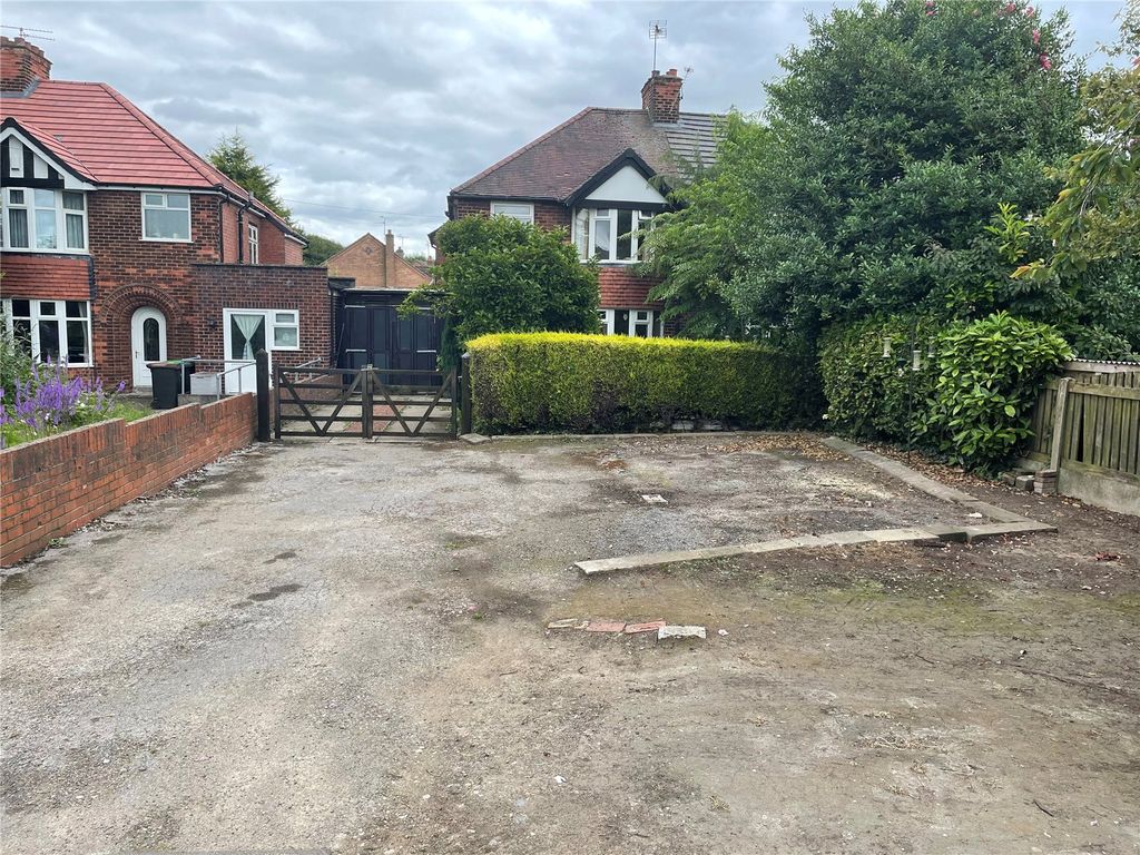 3 bed semidetached house for sale in Alfreton Road, SuttonInAshfield