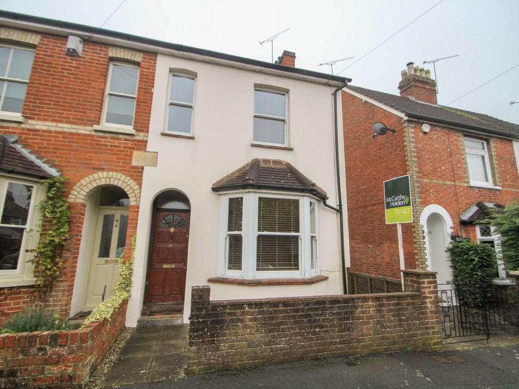 3 bed semidetached house to rent in Brook Road, Camberley GU15 Zoopla