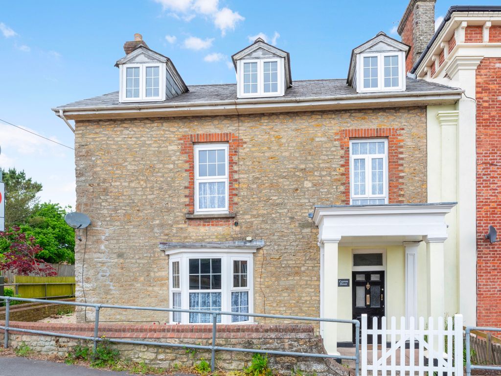 4 bed semidetached house for sale in Cypress House, Turners Lane