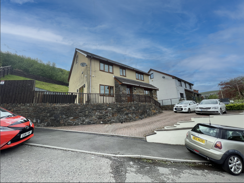 6 bed detached house for sale in Cae Siriol Porth , Porth CF39 Zoopla