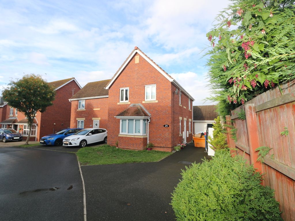 3 bed semidetached house to rent in Cook Gardens, Hull HU12, £875 pcm