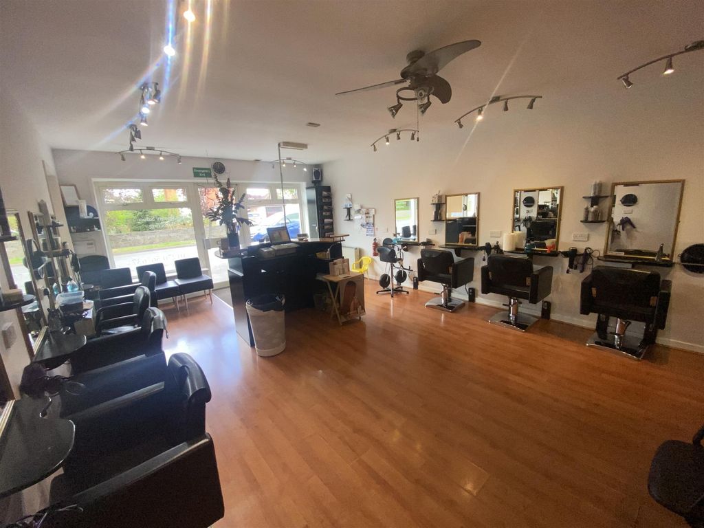 Commercial property for sale in Hair Salons CW2, Shavington, Cheshire