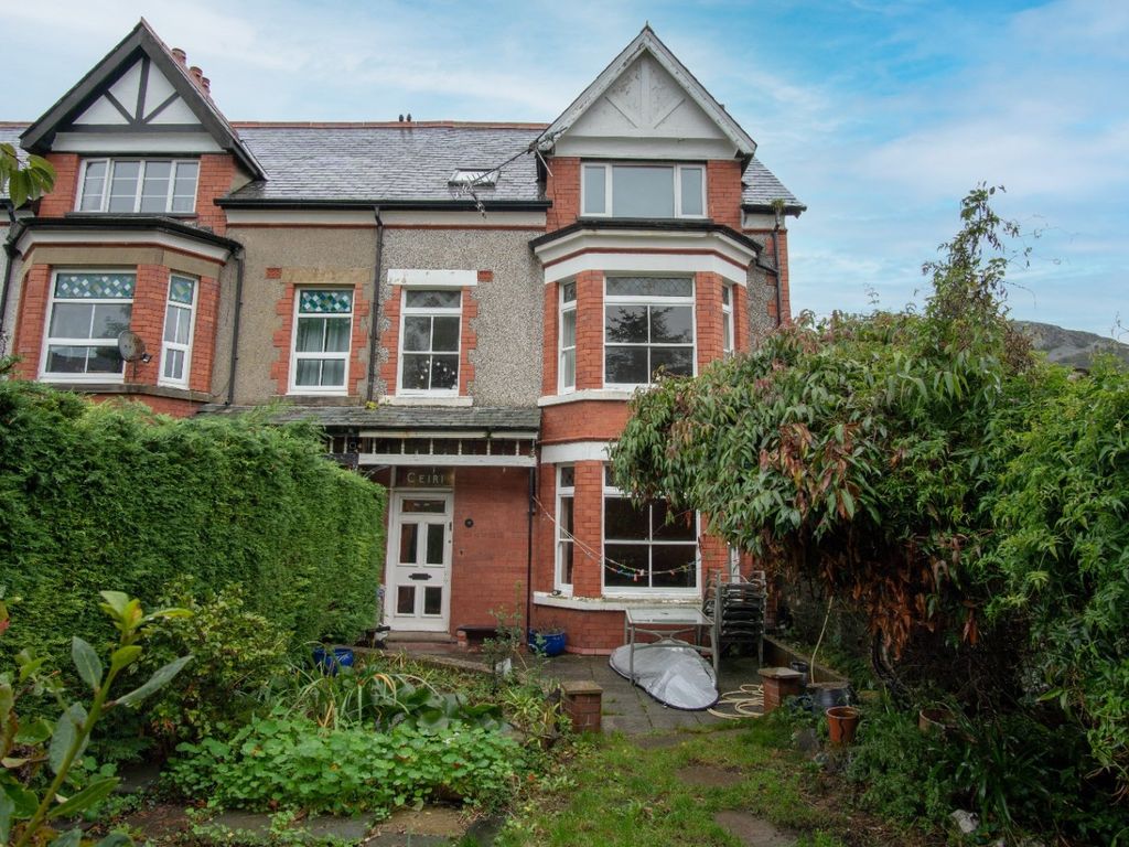 5 bed town house for sale in Park Crescent, Llanfairfechan LL33 Zoopla