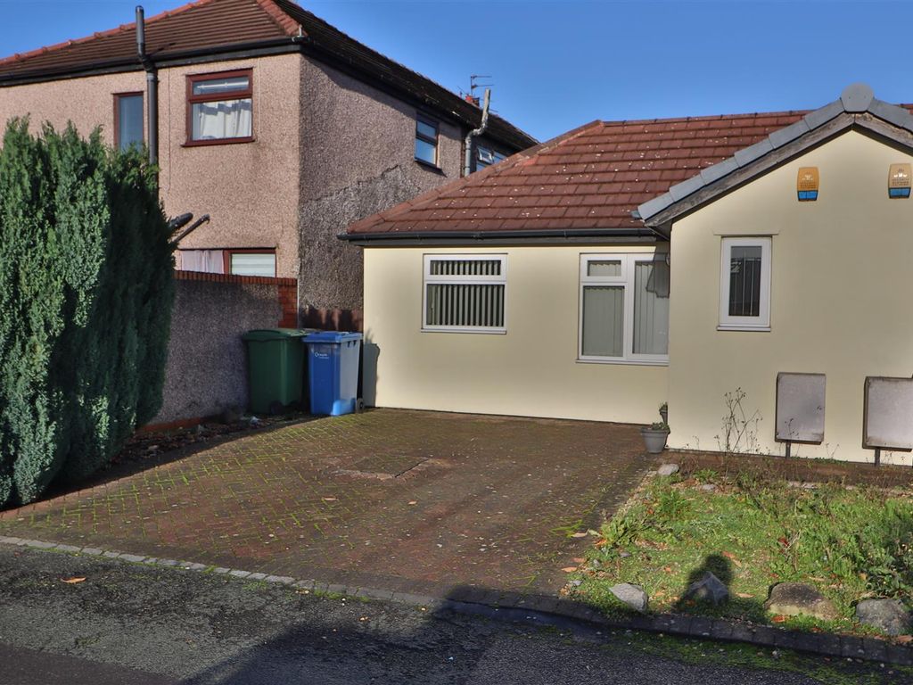 1 bed semidetached bungalow for sale in Parkfield Avenue, Latchford
