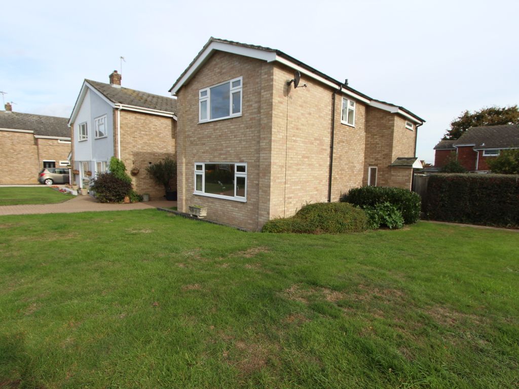 3 bed detached house to rent in South Close, Halstead CO9 Zoopla