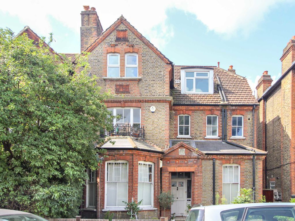 2 bed flat to rent in Thornton Avenue, London SW2, £2,000 pcm Zoopla