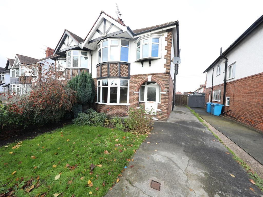 4 bed semidetached house for sale in Anlaby Road, Hull HU4, £240,000