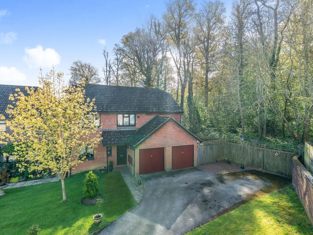 4 bed detached house for sale in Oakleigh, Yeovil BA20, £450,000 Zoopla