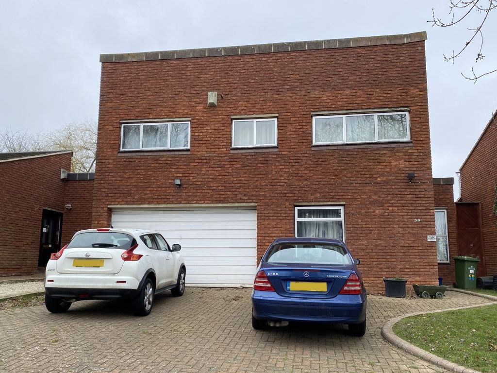 3 bed detached house for sale in 58 Passmore, Tinkers Bridge, Milton