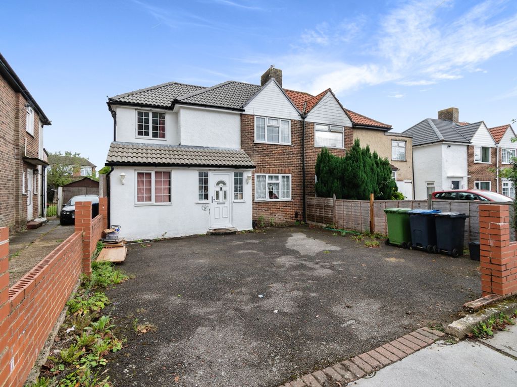 4 bed semidetached house for sale in Overbury Crescent, New Addington