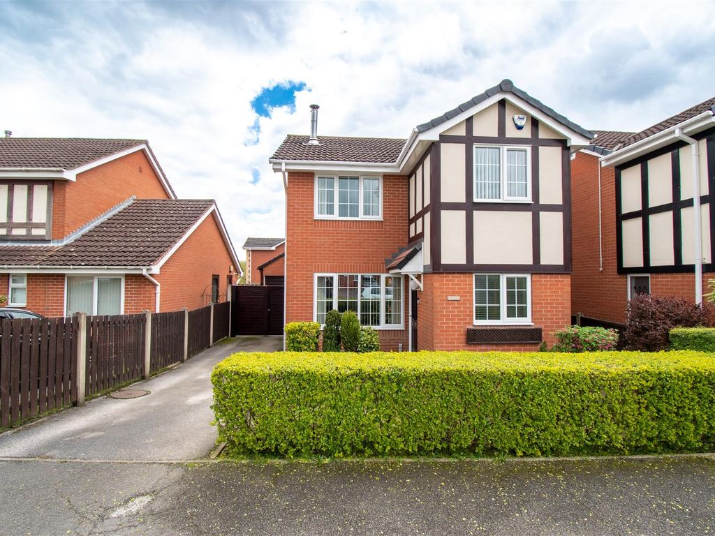 3 bed detached house for sale in The Hawthornes, John O'gaunts Way