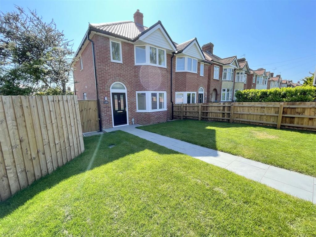 New home, 3 bed semidetached house for sale in Norwich Road, Ipswich