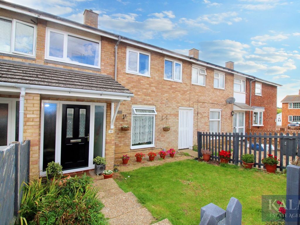 3 bed terraced house for sale in Fallowfield, Stevenage SG2, £350,000