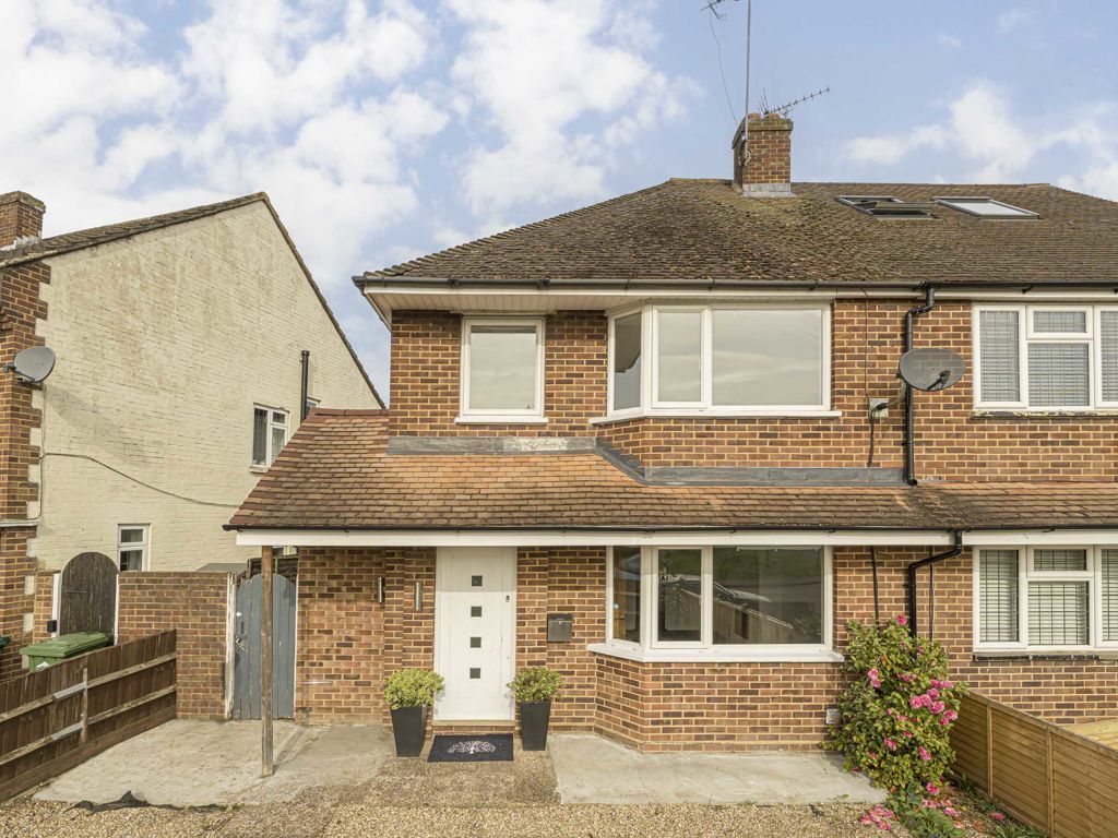 3 bed semidetached house for sale in Gaston Bridge Road, Shepperton