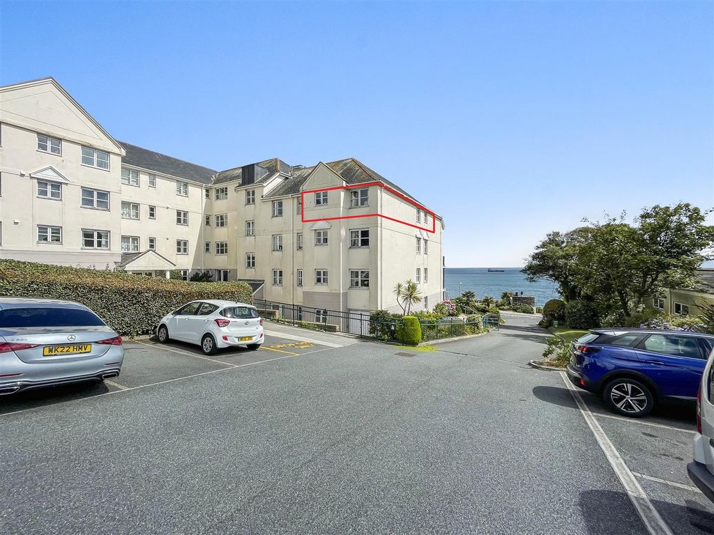2 bed flat for sale in Cliff Road, Falmouth TR11, £295,000 Zoopla