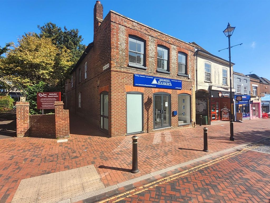 2 bed flat to rent in High Street, Sittingbourne ME10, £1,100 pcm Zoopla