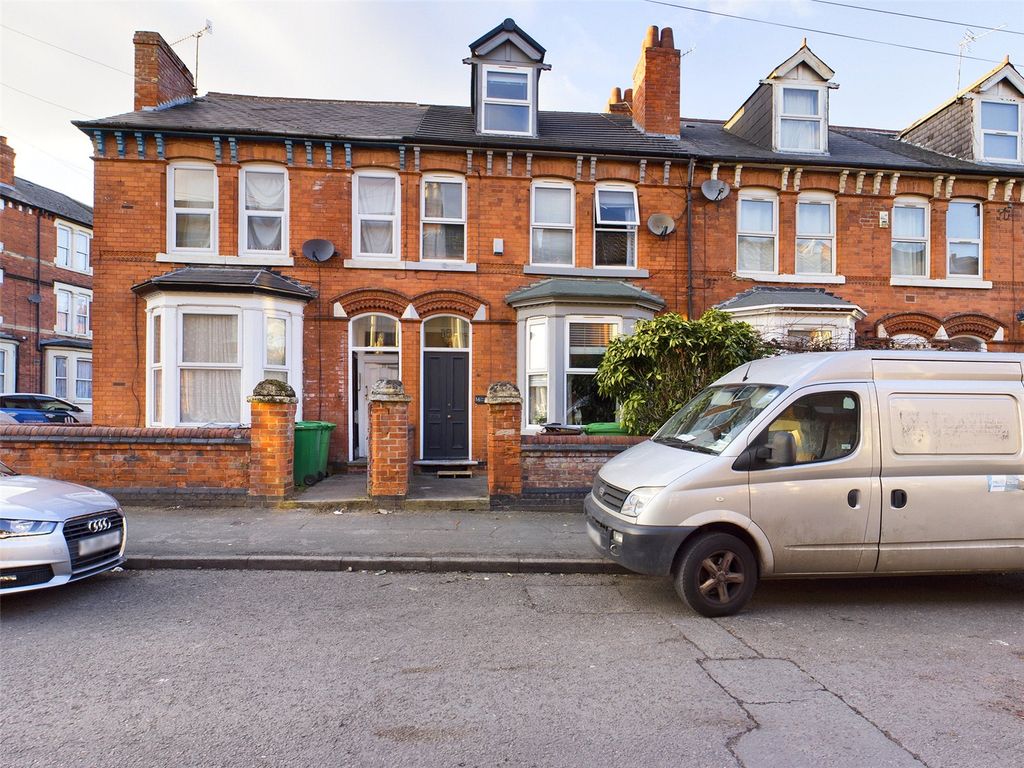4 bed terraced house for sale in Wiverton Road, Nottingham