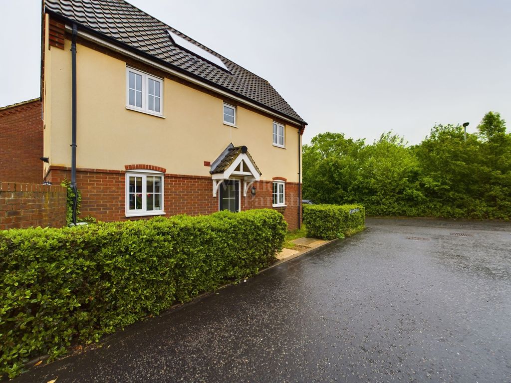 2 bed semidetached house for sale in King Mews, Diss IP22, £220,000 Zoopla