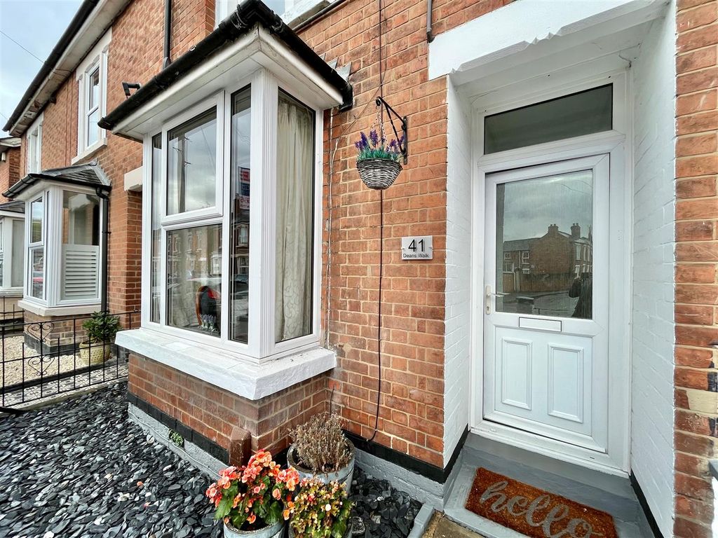 3 bed terraced house for sale in Deans Walk, Gloucester GL1 Zoopla