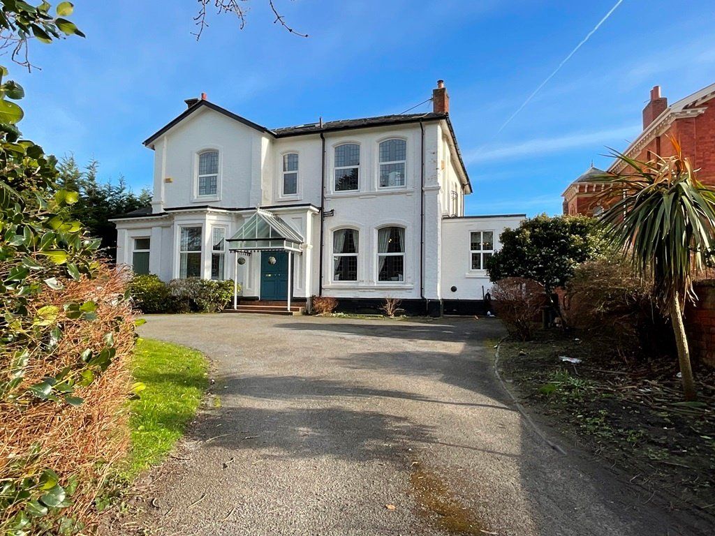 4 bed semidetached house for sale in Lulworth Road, Southport PR8 Zoopla
