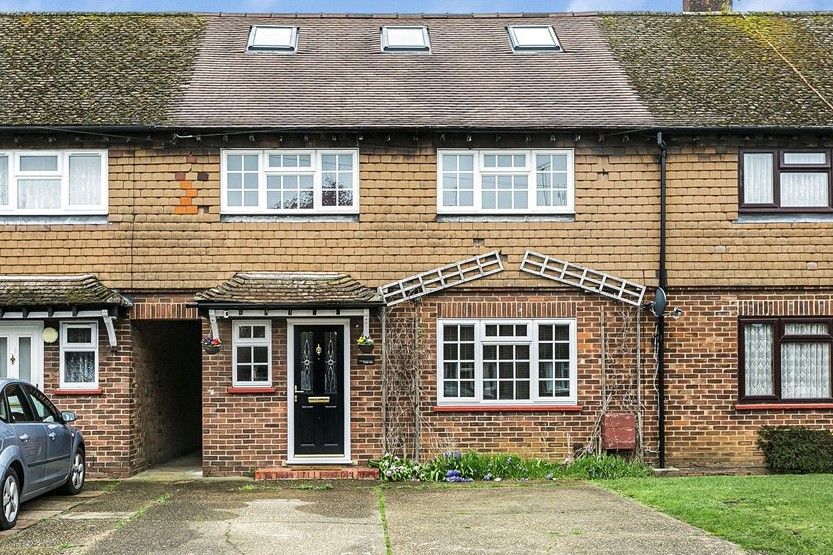 4 bed terraced house for sale in Cedar Way, Guildford, Surrey GU1 Zoopla