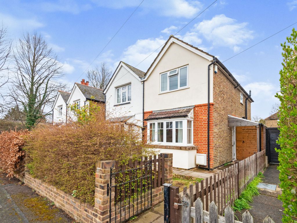 2 bed semidetached house for sale in Norfolk Road, Claygate, Esher
