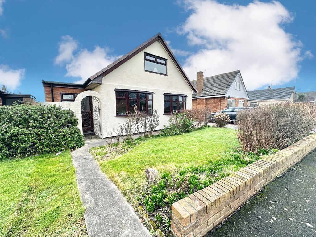 3 bed bungalow for sale in Mere Avenue, Fleetwood FY7, £244,950 Zoopla