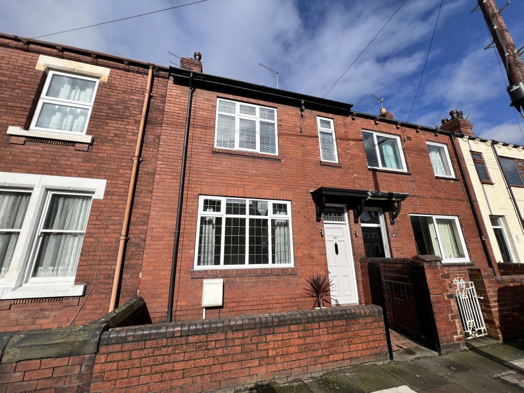 3 bed terraced house to rent in Smawthorne Lane, Castleford WF10, £850
