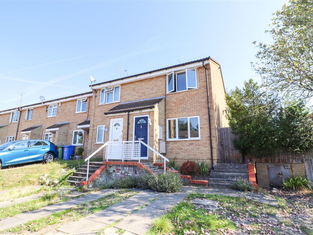 2 bed end terrace house to rent in Appletree Way, Owlsmoor, Sandhurst