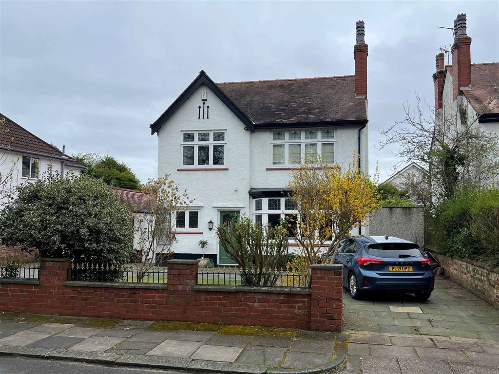 4 bed detached house for sale in Hilbre Drive, Hesketh Park, Southport