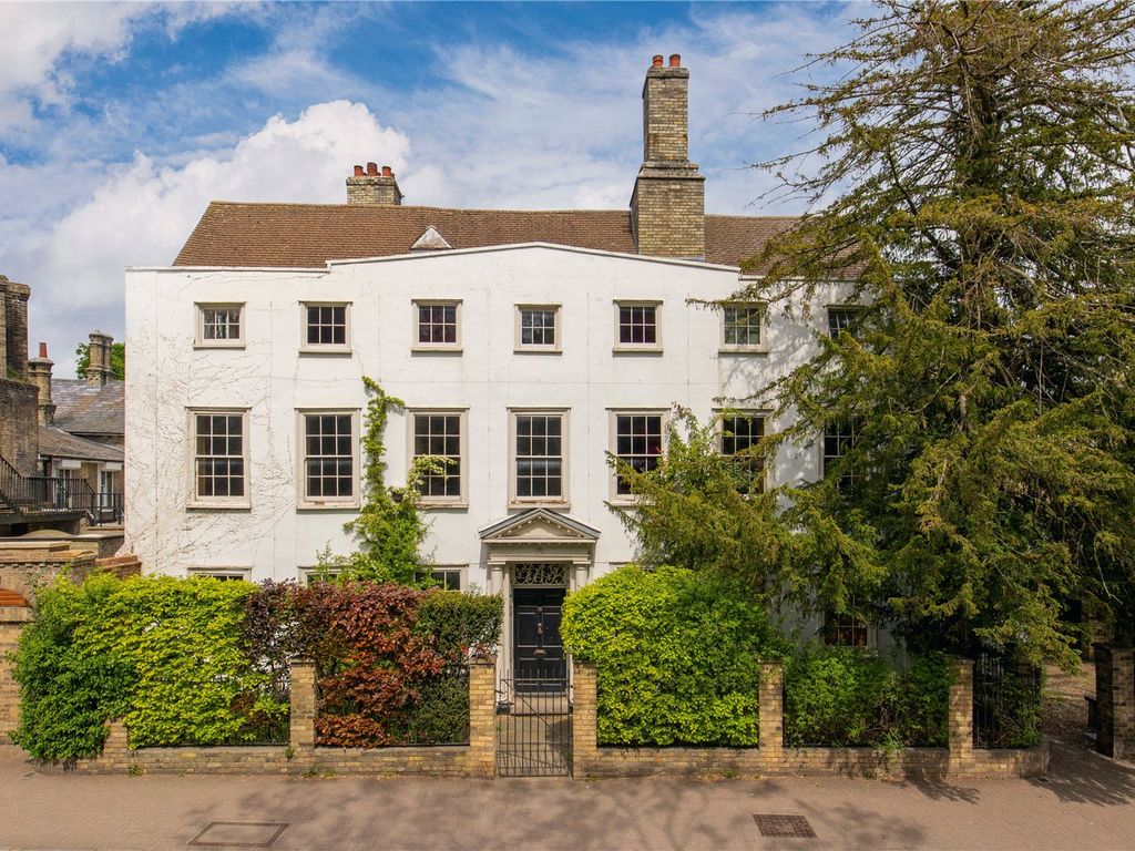 9 bed detached house for sale in Melbourn Street, Royston