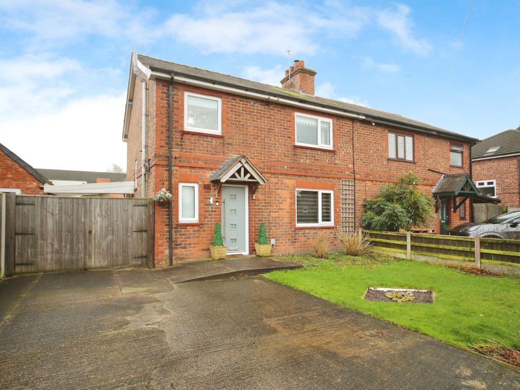 3 bed semidetached house for sale in East Avenue, Rudheath, Northwich