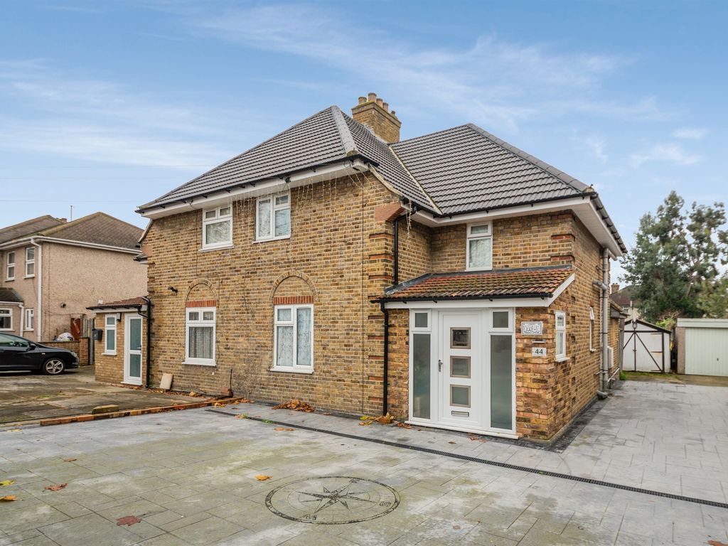3 bed semidetached house for sale in Central Avenue, Hayes UB3 Zoopla