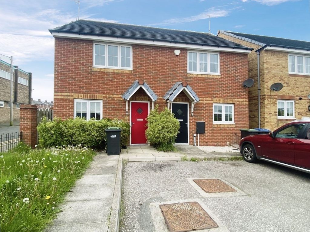 3 bed semidetached house to rent in Eden Court, Horden, Peterlee SR8