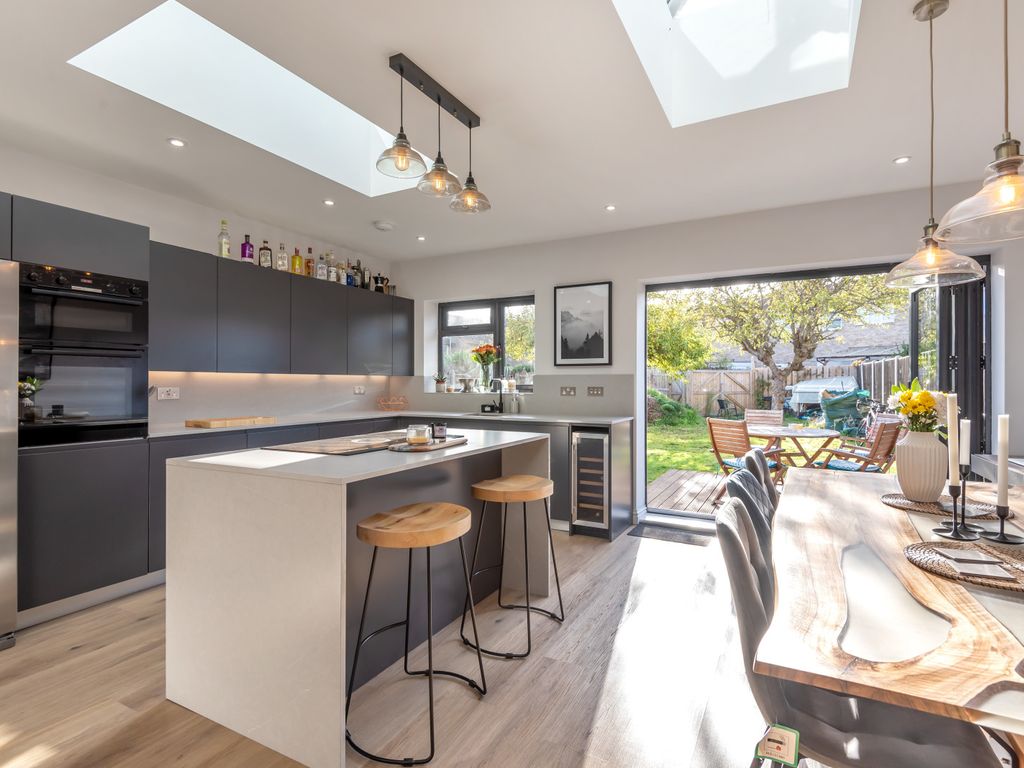 4 bed semidetached house for sale in Farm Road, Old Woking, Woking