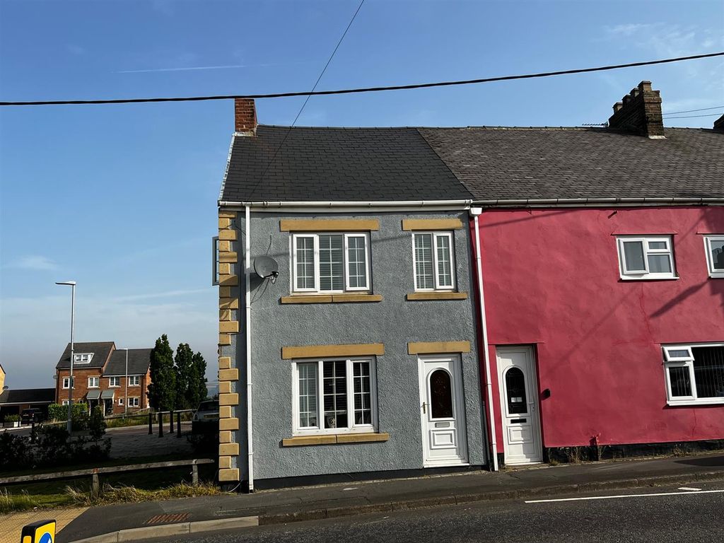 4 bed end terrace house for sale in Front Street, Sherburn Hill, Durham