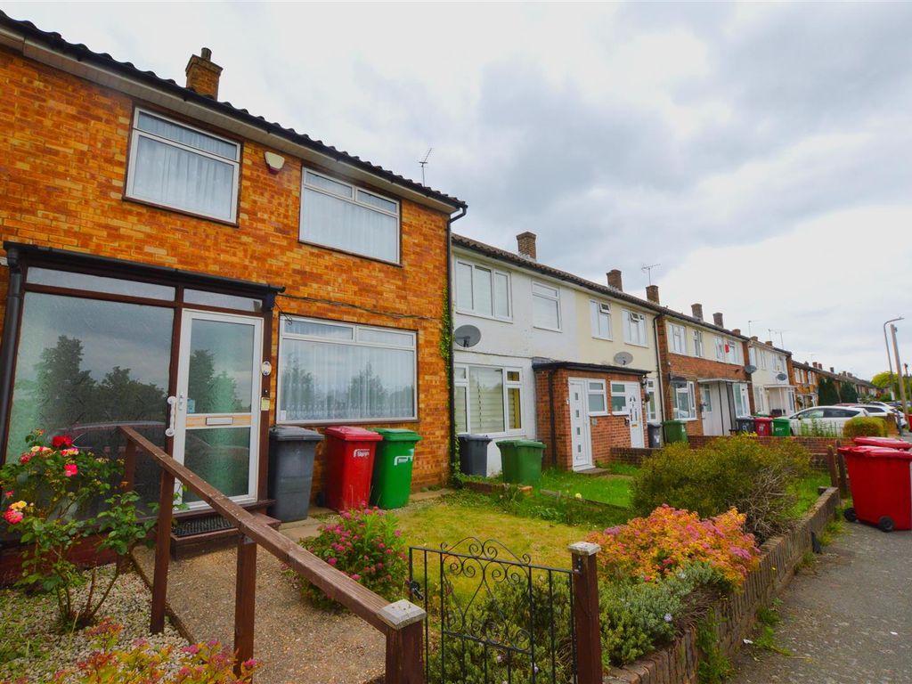 2 bed terraced house for sale in Monksfield Way, Slough SL2, £350,000