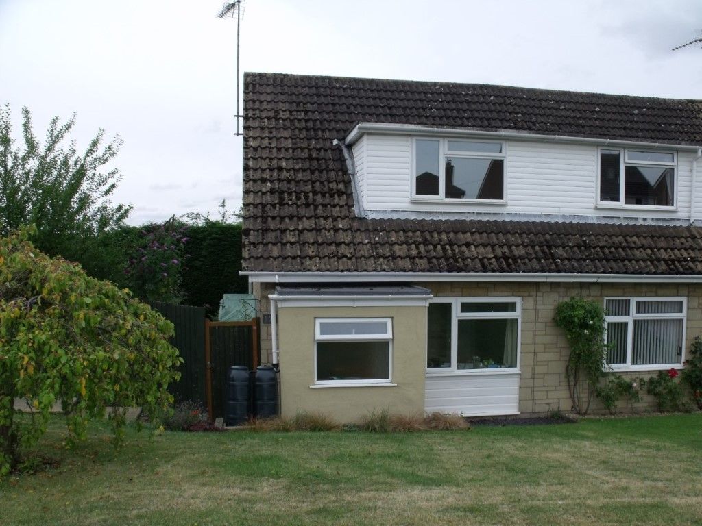 3 bed semidetached house to rent in Byfield Road, Woodford Halse